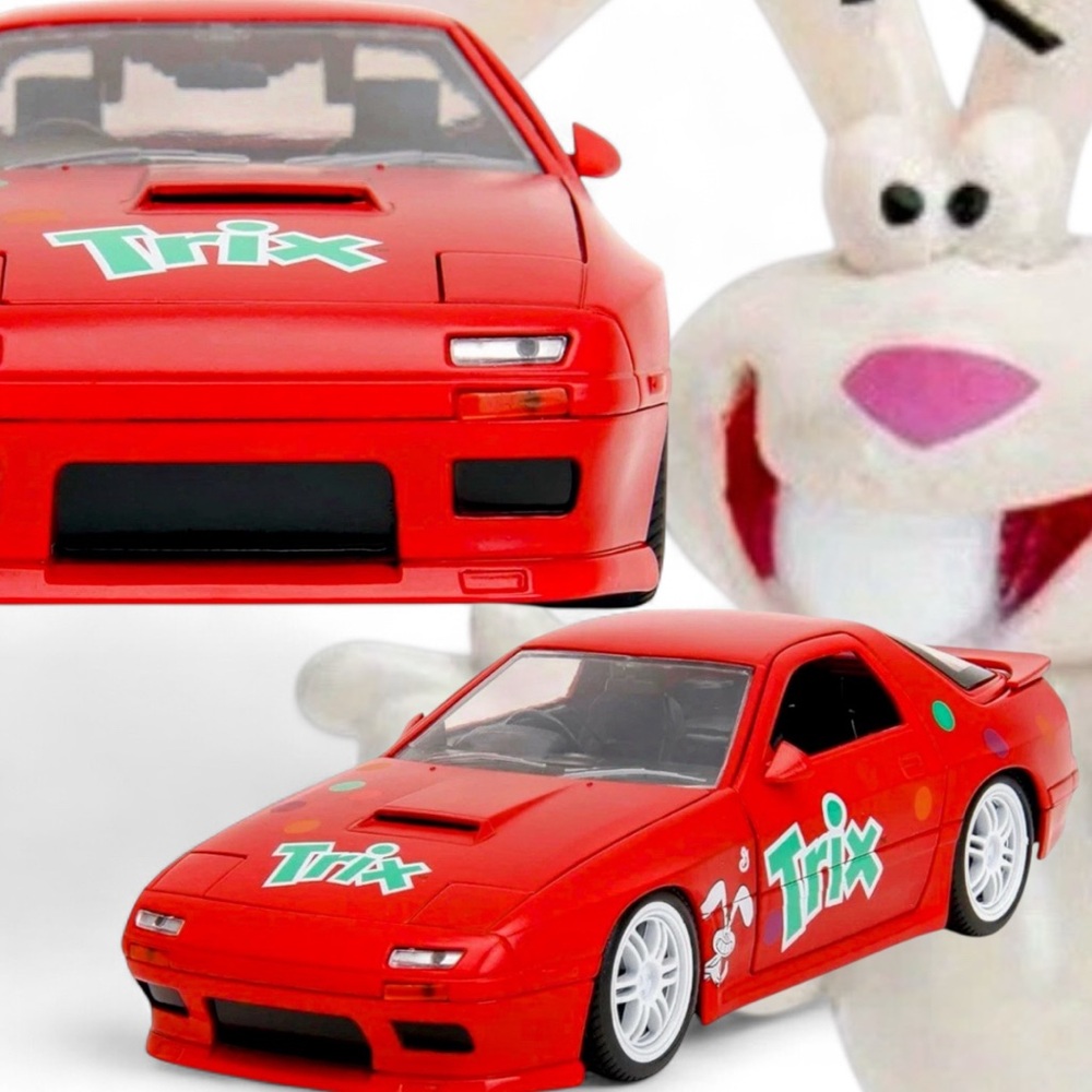 Jada Toys Trix Rabbit 1985 Mazda RX-7 Diecast Car 1:24 Figure Set - Collectible